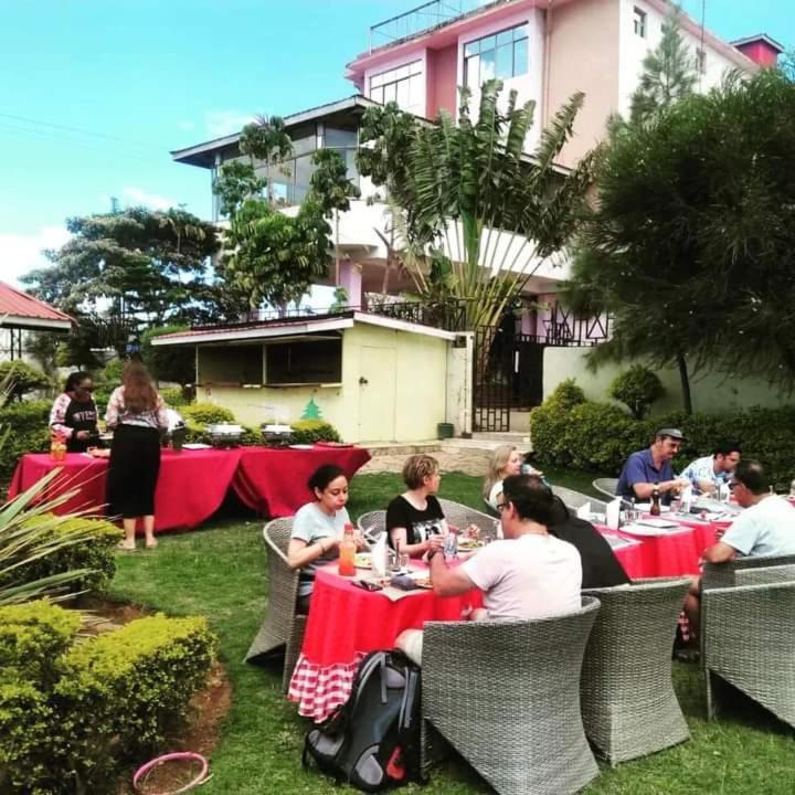 Newstead Hotel Найваша Екстериор снимка