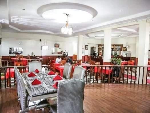 Newstead Hotel Найваша Екстериор снимка