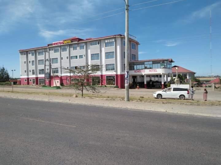 Newstead Hotel Найваша Екстериор снимка